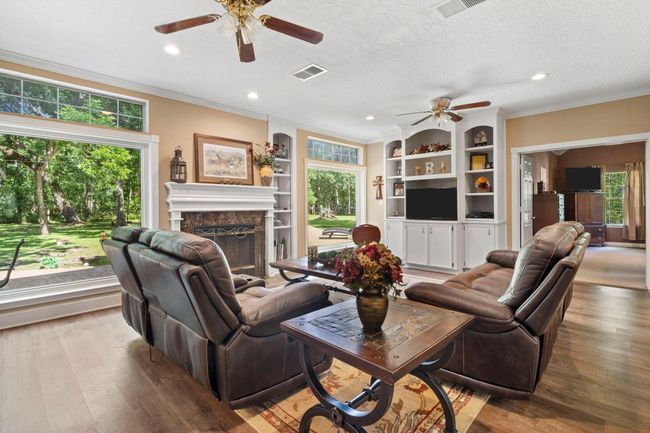13502 E Brazos Bend Dr, House other with 5 bedrooms, 4 bathrooms and 2 parking in Needville TX | Image 15