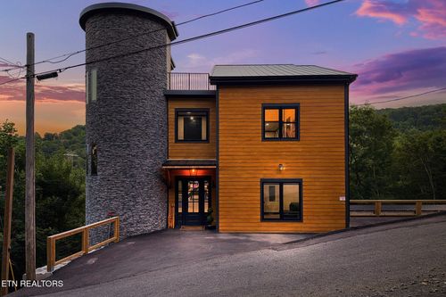 1253 Bavarian Way, Gatlinburg, TN, 37738 | Card Image