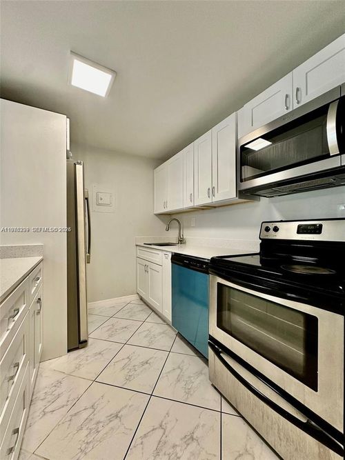 apt-102-424 Sw 7th St, Miami, FL, 33130-2858 | Card Image
