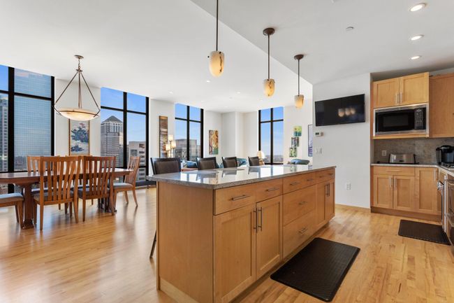 Panoramic views with floor to ceiling windows | Image 6