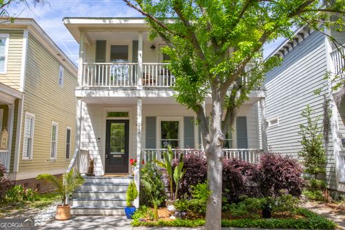 218 E 33rd St, Savannah, GA, 31401-7514 | Card Image