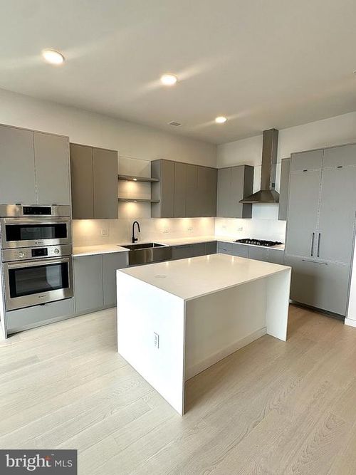 ph5-3030 Potomac Ave, ARLINGTON, VA, 22202-4025 | Card Image