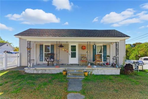 611 Riverside Dr, Eden, NC, 27288-2631 | Card Image