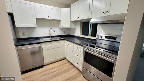 1529 Millpond Ct, Chaska, MN, 55318-1315 | Card Image