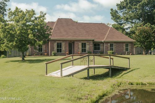 548 Holly Bush Rd, Brandon, MS, 39047-8598 | Card Image