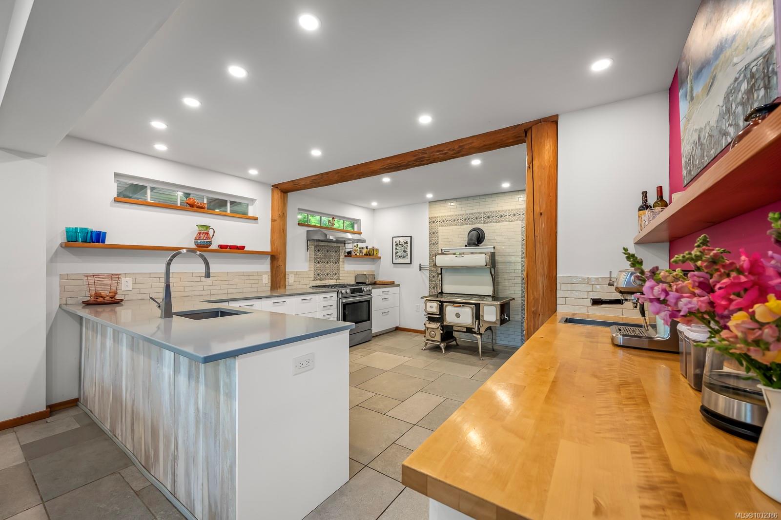 Residential in Cortes Island 5