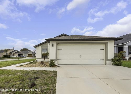8635 Pinetop Ridge Ln, BROOKSVILLE, FL, 34613-6905 | Card Image