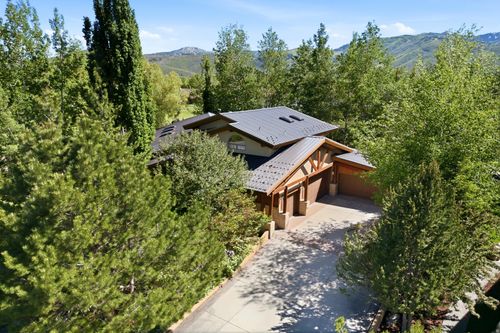 6 Saint Andrews Ct, Park City, UT, 84060-6938 | Card Image