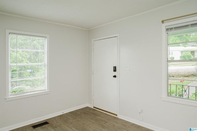 2033 E Lake Blvd, House other with 3 bedrooms, 2 bathrooms and null parking in TARRANT AL | Image 6