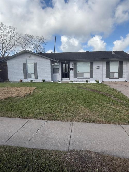 11002 Segrest Dr, Houston, TX, 77047-1018 | Card Image