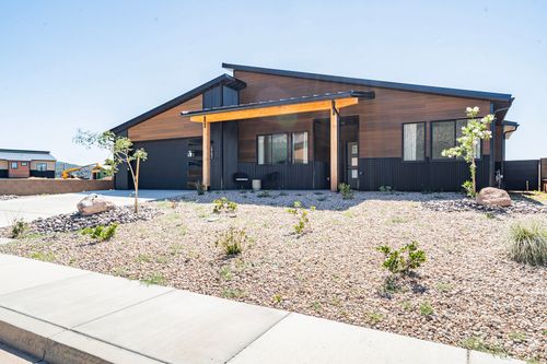 2702 S Mann Ln, Cedar City, UT, 84720-3828 | Card Image
