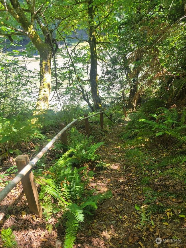 Stairs to the Community Beach | Image 15