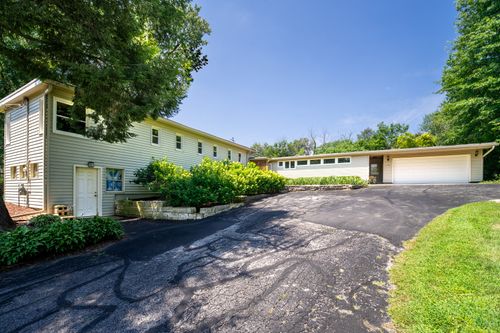 1052 Fenno Dr, Riverdale, IA, 52722-5741 | Card Image