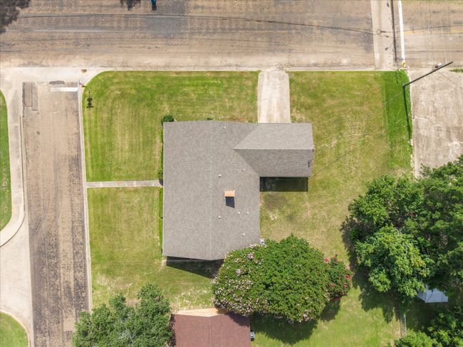 314 Cedar St, House other with 3 bedrooms, 2 bathrooms and null parking in Mt Pleasant TX | Image 30