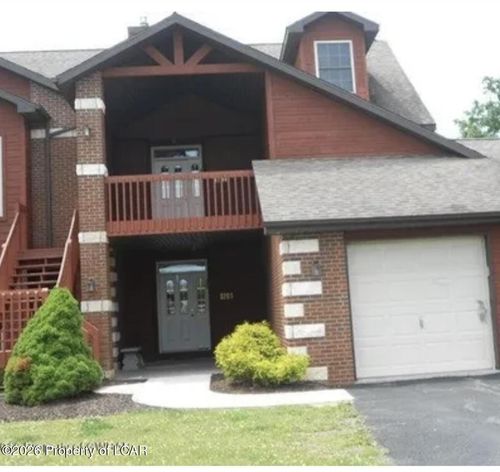 180 Country Club Dr, Hazle Township, PA, 18202-8117 | Card Image