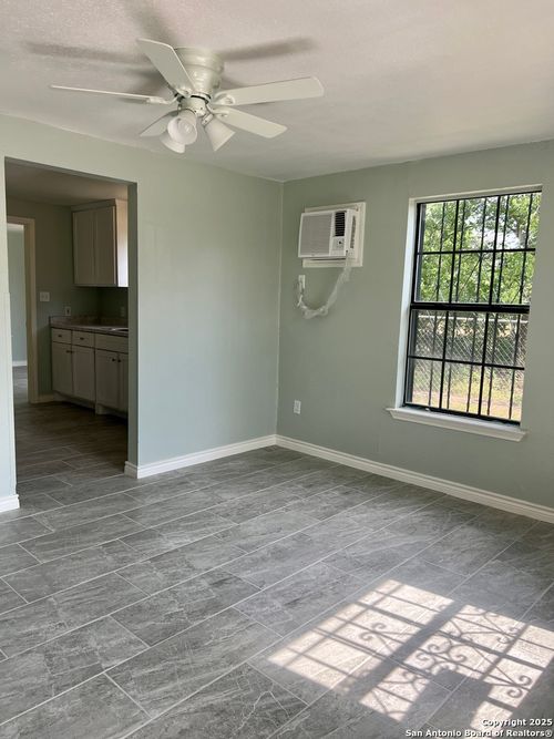 2-1218 Nw 23rd St, San Antonio, TX, 78207-1301 | Card Image