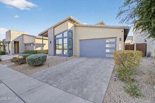 939 E Paseo Way, Phoenix, AZ, 85042-8374 | Card Image