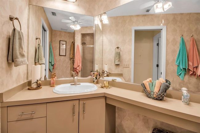 APT-9C - 6101 34 Th St W, Condo with 3 bedrooms, 2 bathrooms and null parking in BRADENTON FL | Image 40