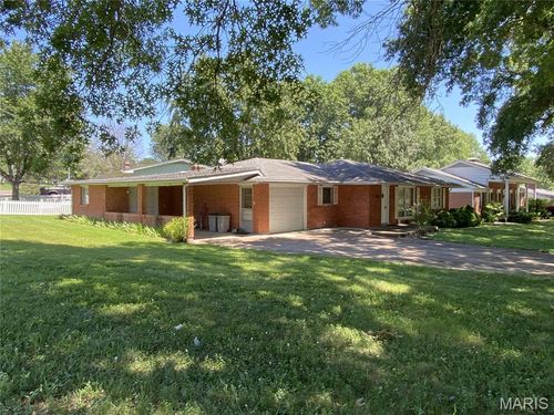 335 W 16th St, Hermann, MO, 65041-1510 | Card Image