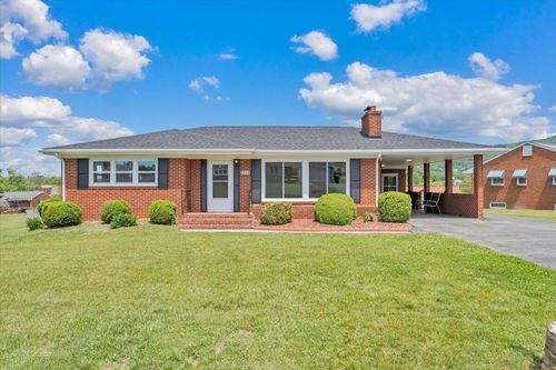 2534 Pinecrest Dr, Vinton, VA, 24179-1619 | Card Image