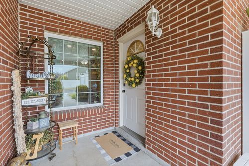 130 Pheasantbrook Dr, Centerville, UT, 84014-1453 | Card Image