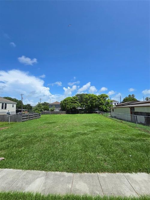 3418 Avenue M, Galveston, TX, 77550-4141 | Card Image
