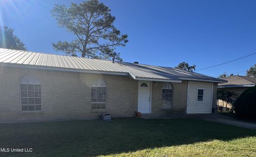 325 Ferguson Ave, Long Beach, MS, 39560-4811 | Card Image