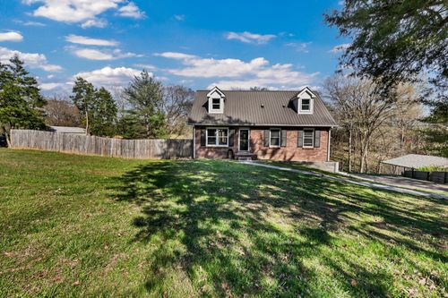 2331 Seven Mile Ferry Rd, Clarksville, TN, 37040-8037 | Card Image