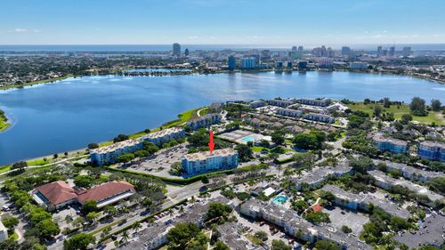apt-3j-500 Executive Center Dr, West Palm Beach, FL, 33401-4909 | Card Image