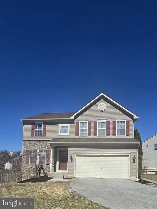 85 Malek Dr, HANOVER, PA, 17331-8335 | Card Image