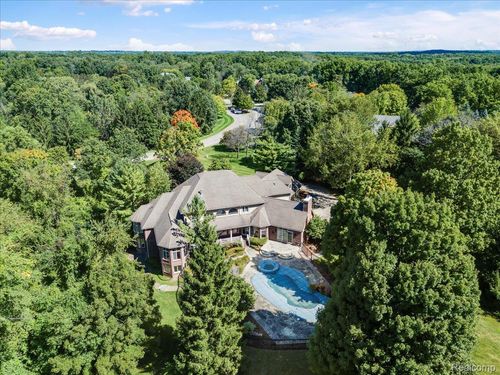 630 Sheldon Ct, Oakland Twp, MI, 48306-2167 | Card Image