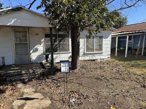 948 S Williamson St, Giddings, TX, 78942-4808 | Card Image