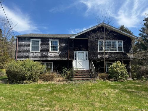 1540 N Sea Road, Southampton, NY, 11968 | Card Image