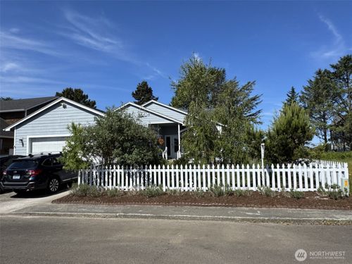 2615 Sea Crest Ave N, Long Beach, WA, 98631-5224 | Card Image