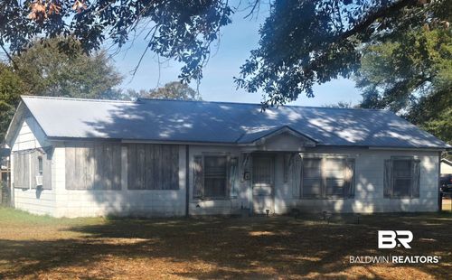313 Cloverdale Rd, Atmore, AL, 36502-2715 | Card Image