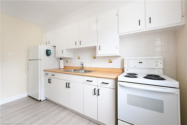 11 - 2418 New St, House attached with 2 bedrooms, 1 bathrooms and 1 parking in Burlington ON | Image 16