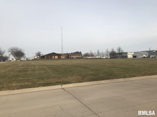 0 S 6th Ave, Eldridge, IA, 52748 | Card Image