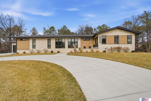 8040 N Shore Dr, Lincoln, NE, 68516-3957 | Card Image