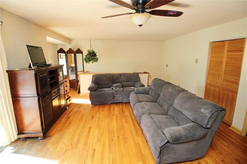 708 Mountainside Dr, Southfields, NY, 10975-2628 | Card Image