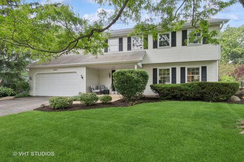 1109 E Gartner Rd, Naperville, IL, 60540-7725 | Card Image