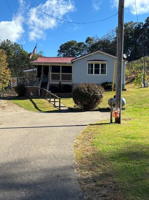 57477 Pretty Run Rd, Mc Arthur, OH, 45651-8811 | Card Image