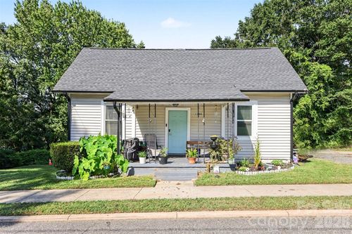 1104 W 7th Ave, Gastonia, NC, 28052-3931 | Card Image