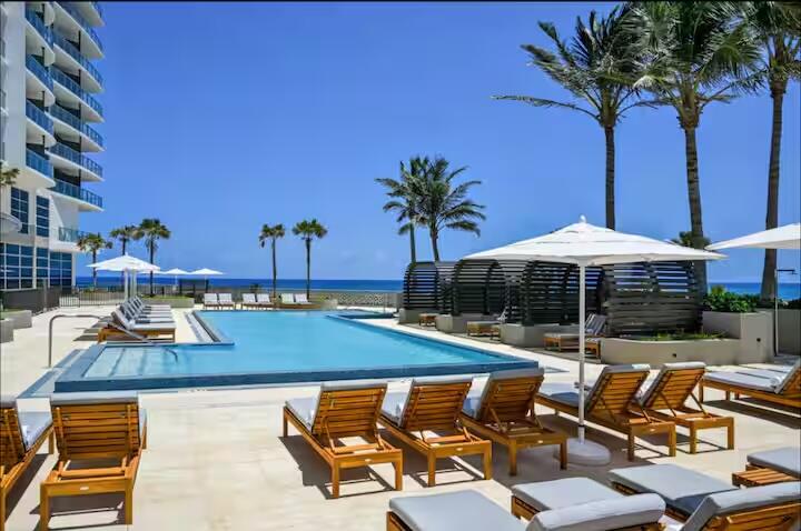 Residential Lease in Singer Island 3