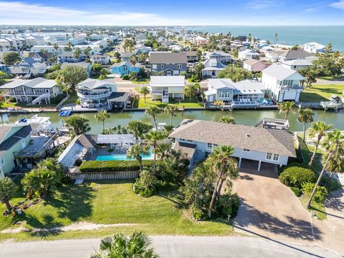 13 Sandpiper Ln, Rockport, TX, 78382-3739 | Card Image