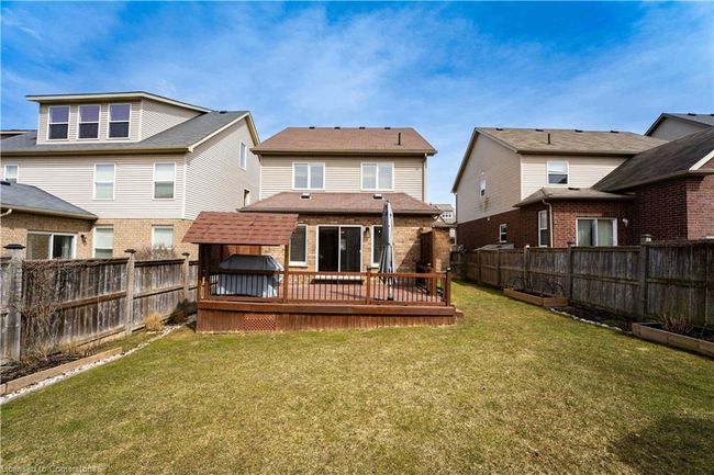 572 Altheim Cres, House other with 3 bedrooms, 4 bathrooms and 4 parking in Waterloo ON | Image 32