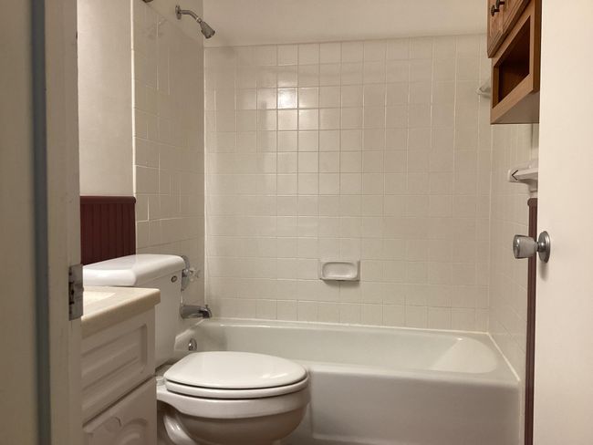 Bathroom | Image 7