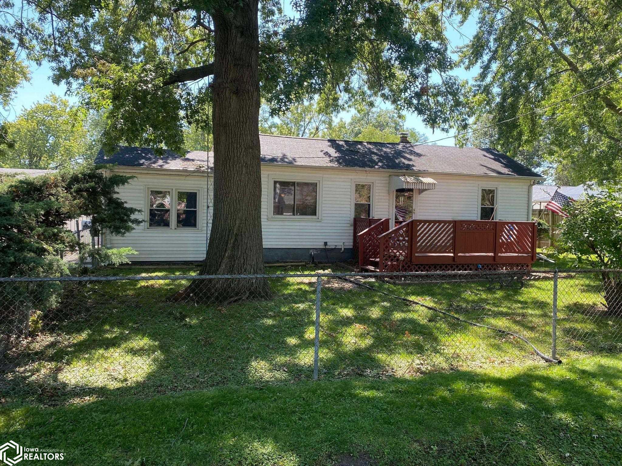 Vineyard St, Burlington, IA 52601