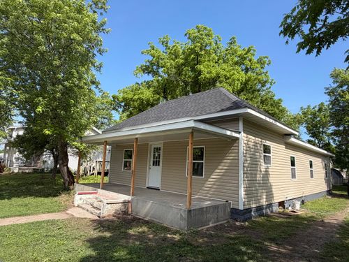 305 E Rock Street, Aurora, MO, 65605 | Card Image