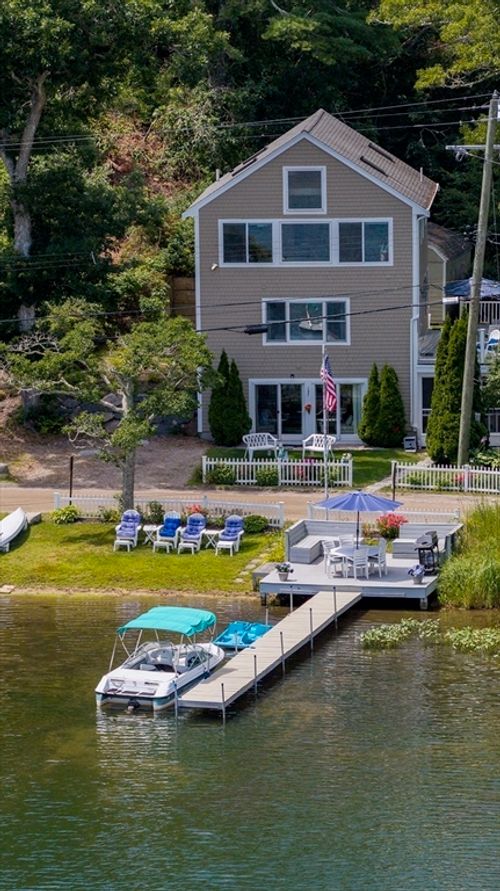 197 Roxy Cahoon Rd, Plymouth, MA, 02360-1994 | Card Image