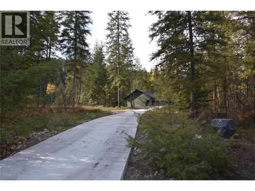 1025 Kelly Dr, Castlegar, BC, V1N4P5 | Card Image